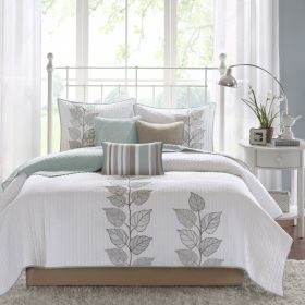 6 Piece Embroidered Quilt Set with Throw Pillows (Color: as Pic)